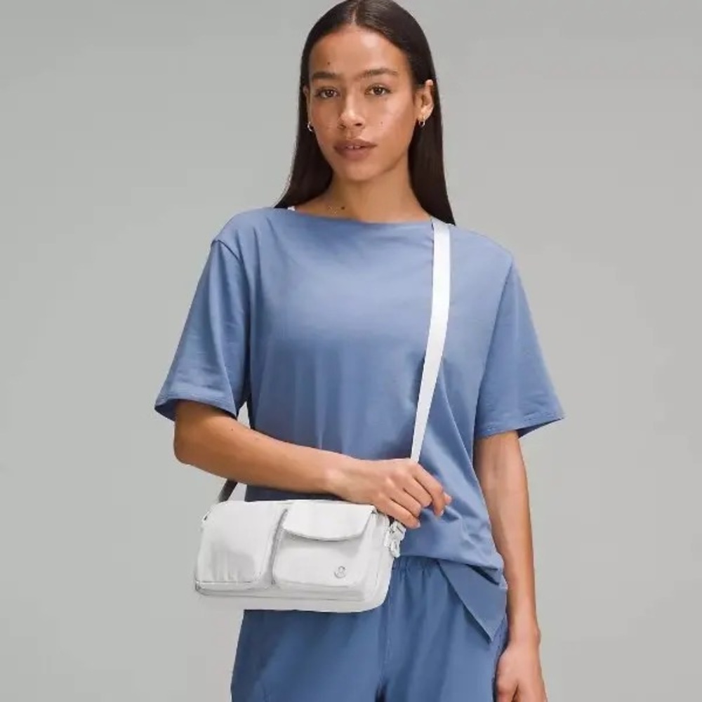 SOLD Lululemon multi-pocket crossbody bag